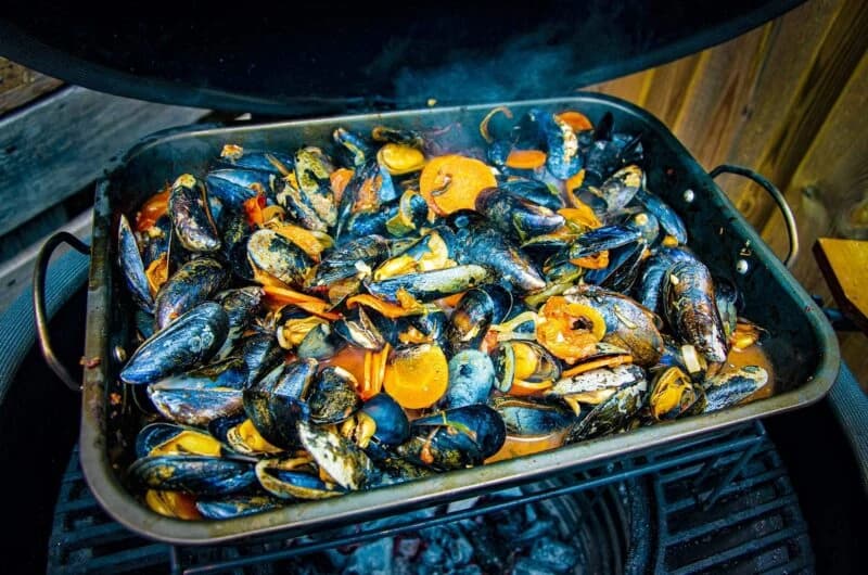 Zeeuwse Mosselen, met een Italiaanse twist, van de Kamado BBQ