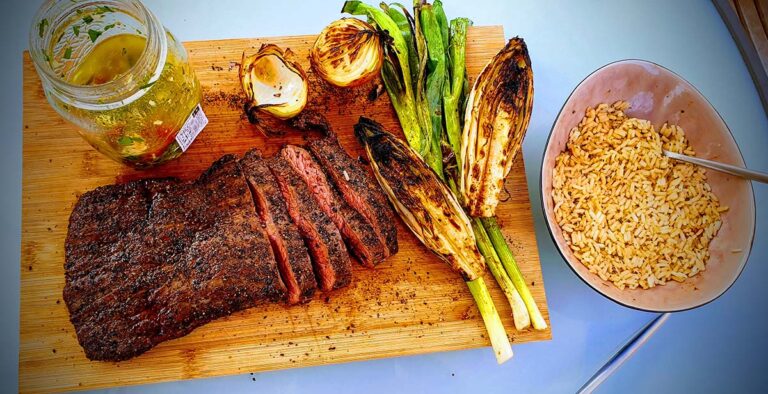 bavette met rijst, witlof en lenteui op de kamado bbq, recept